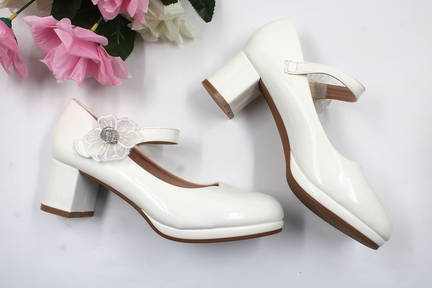 Girls white luxurious heel by Ket kids