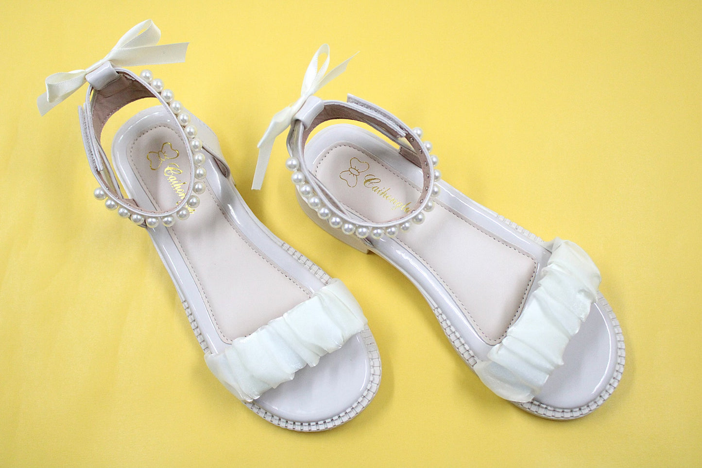 Girls white glamorous sandal by Ket kids